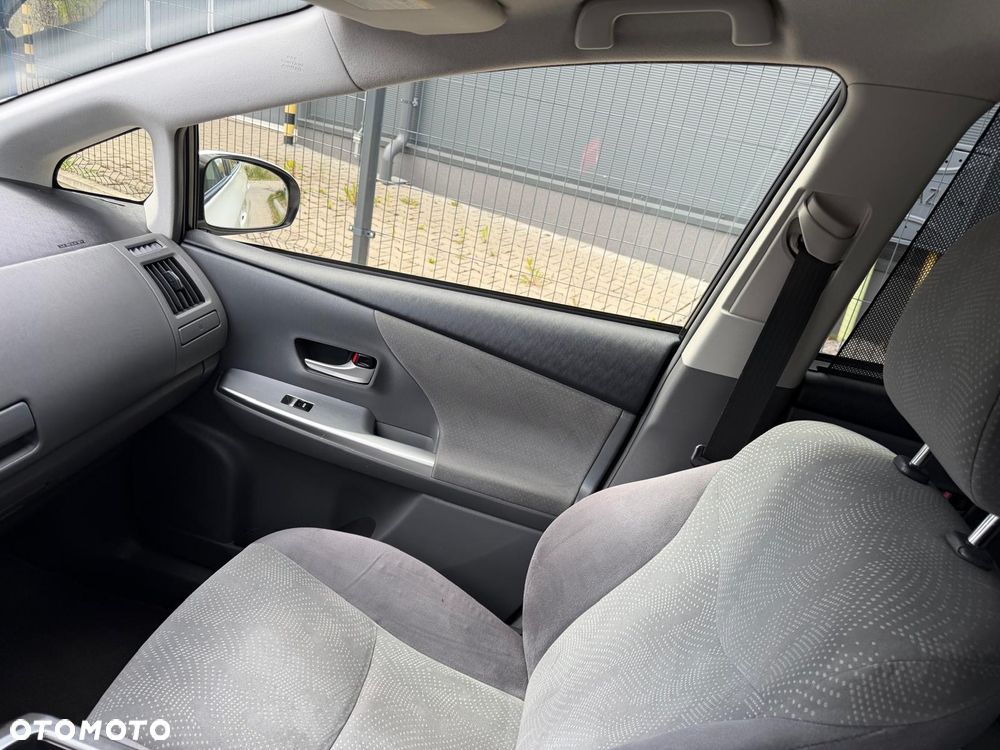Toyota Prius+ (Hybrid) Executive - 26