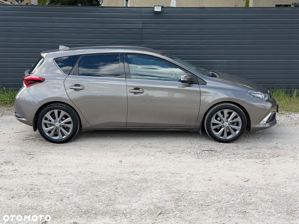 Toyota Auris Hybrid 135 Prestige - 9