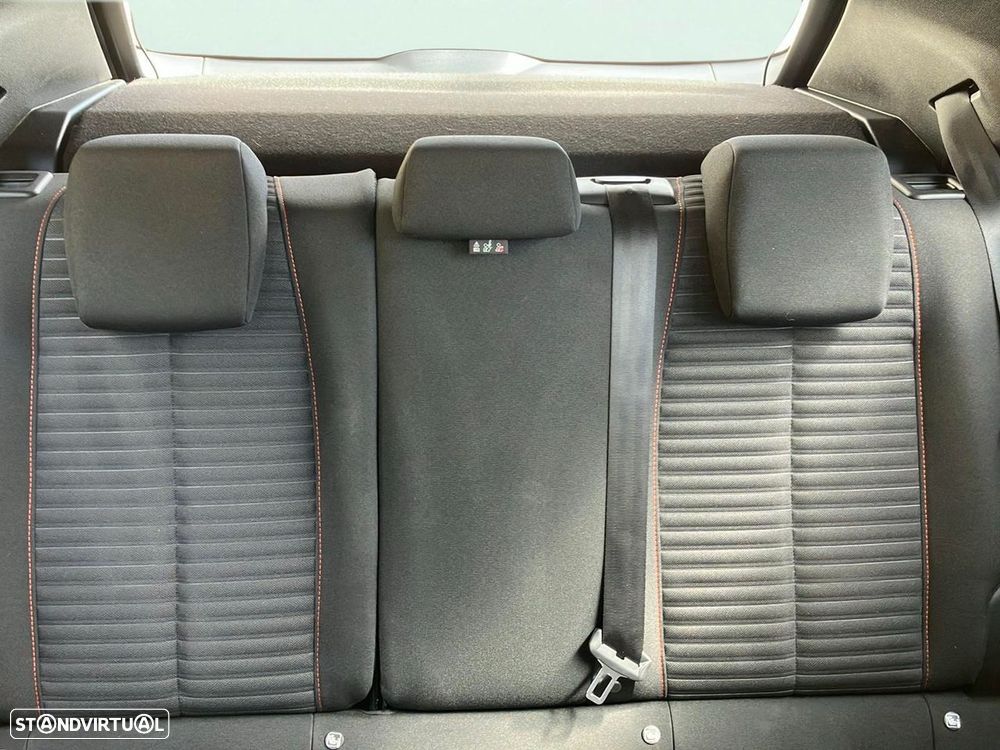 Peugeot e-2008 50 kWh Active Pack - 18
