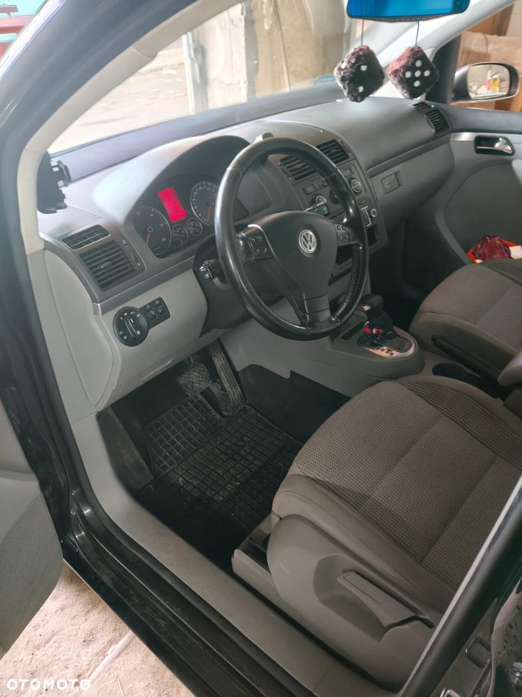 Volkswagen Touran - 6