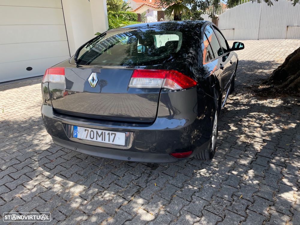Renault Laguna dCi 110 FAP Emotion - 8