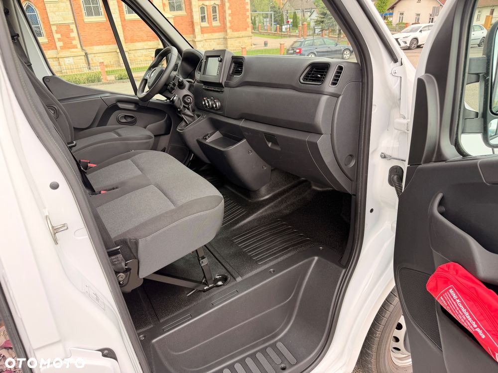 Renault Master L2H2  2.3 136KM - 8