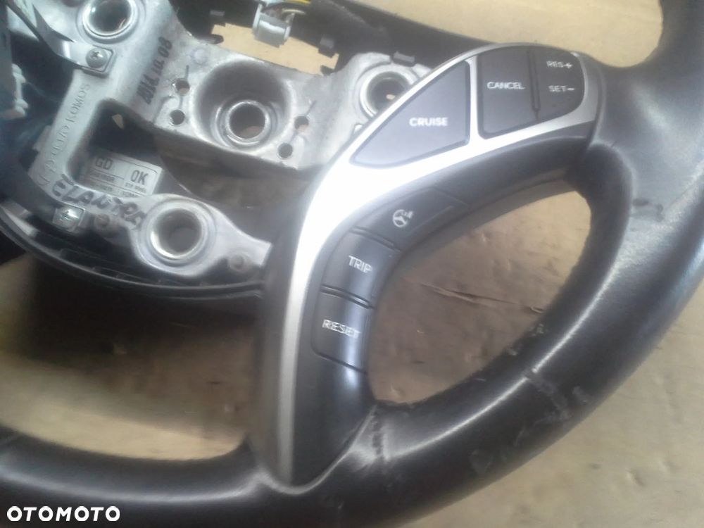 Hyundai Elantra GT wersja USA kierownica z multifunkcją - 4