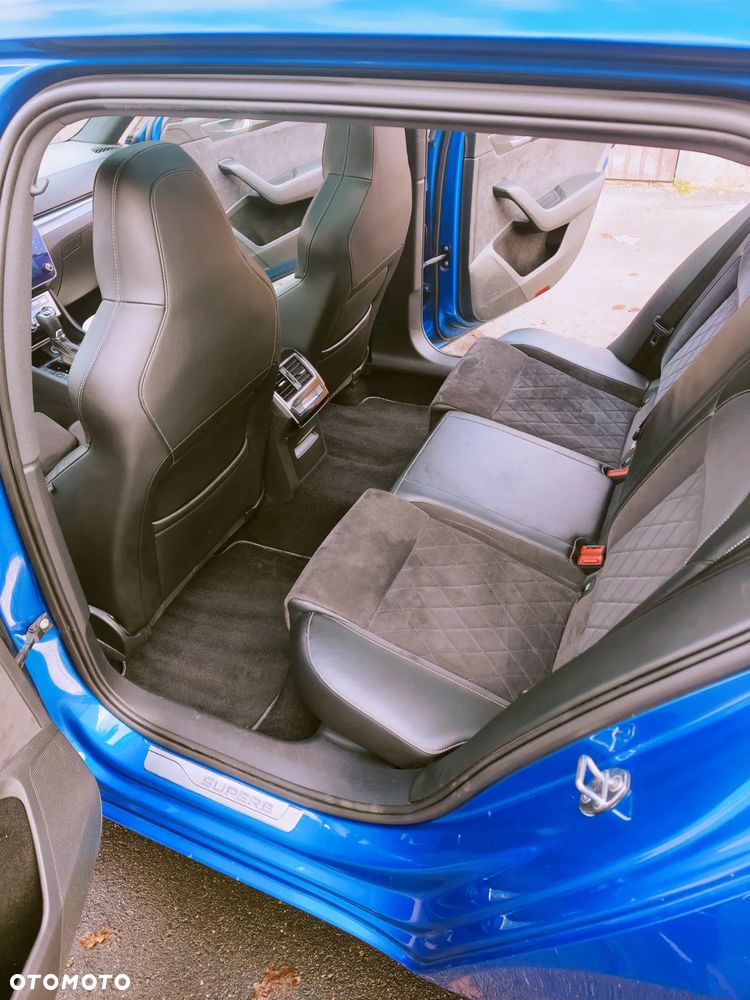 Skoda Superb 2.0 TDI SCR Sportline DSG - 6