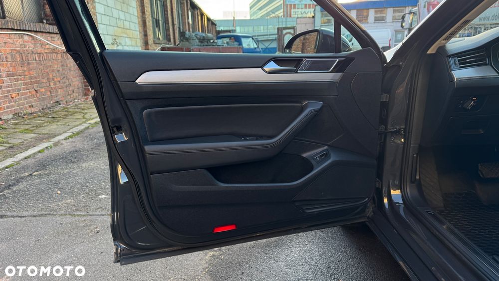 Volkswagen Passat 2.0 TDI (BlueMotion Technology) DSG Highline - 14