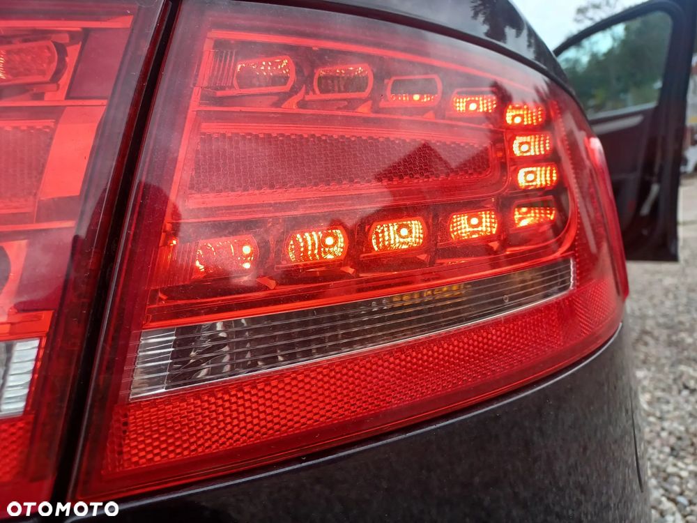 LAMPA TYLNA PRAWA LED A4 B8 SEDAN - 2