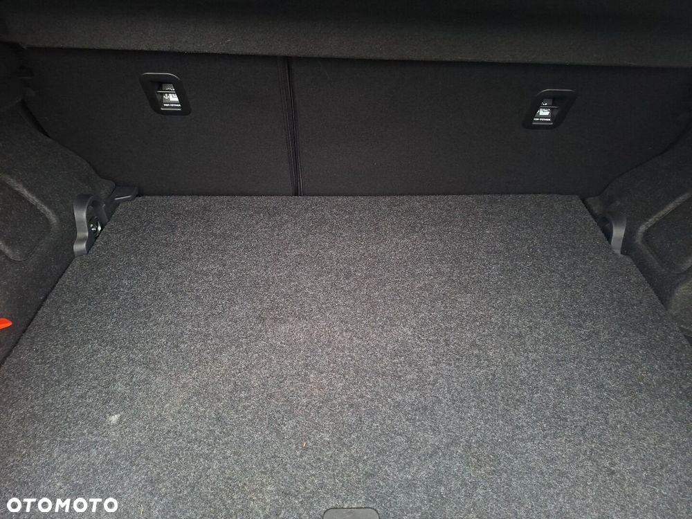 Toyota Auris - 11