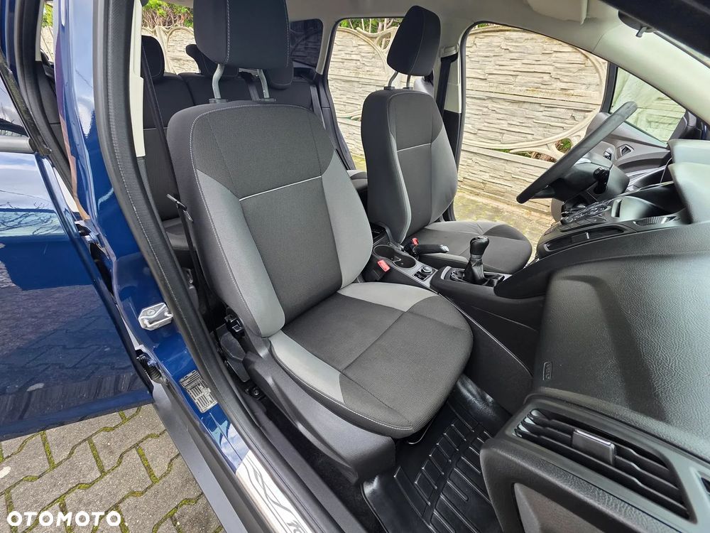 Ford Focus 1.0 EcoBoost Trend - 29