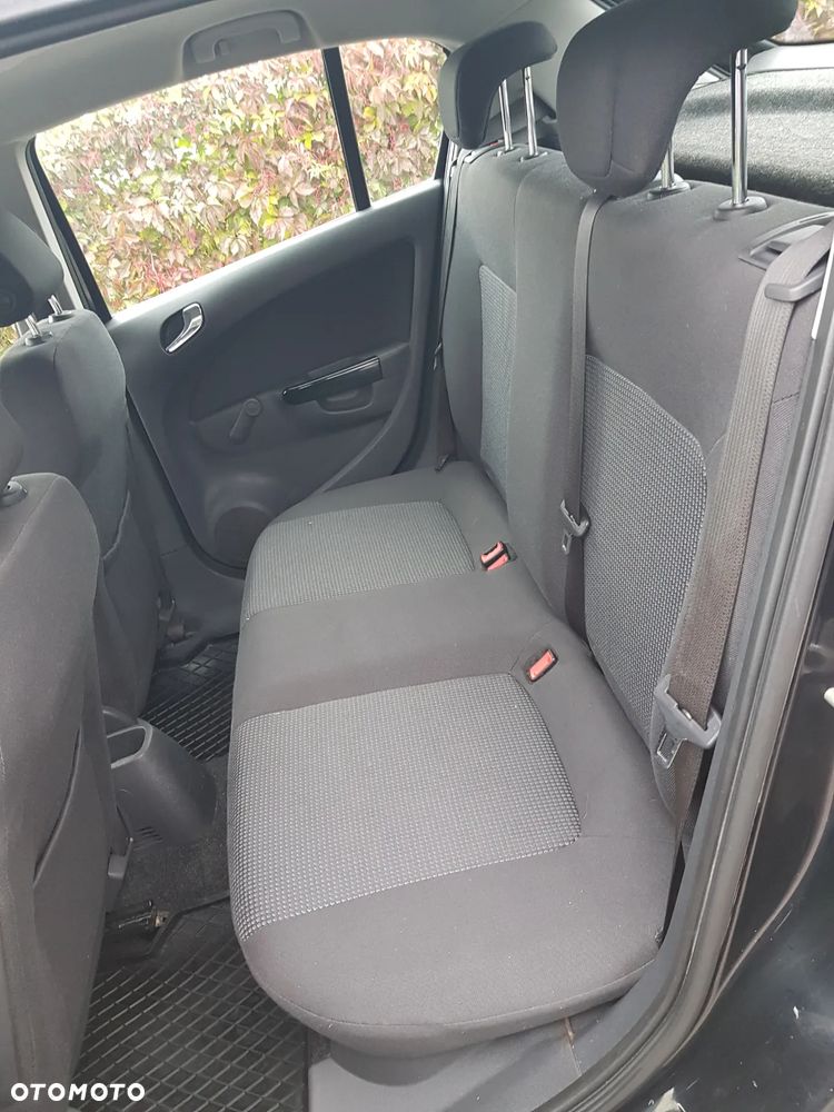 Opel Corsa 1.2 16V Essentia - 12