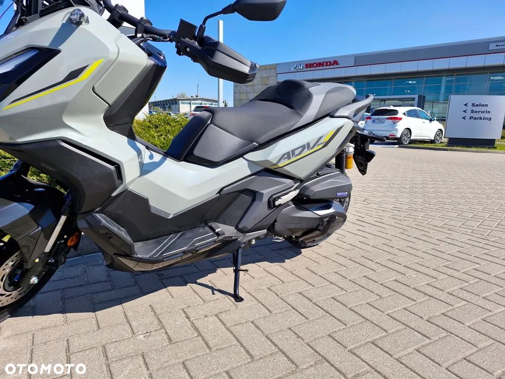 Honda ADV350 - 7