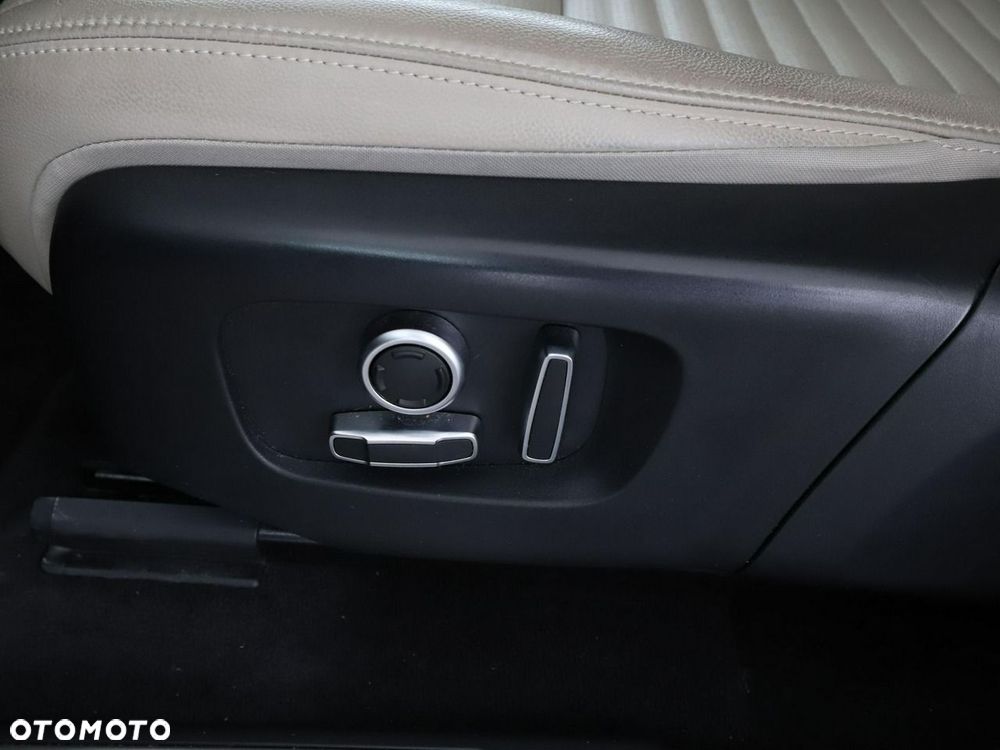 Land Rover Discovery Sport 2021