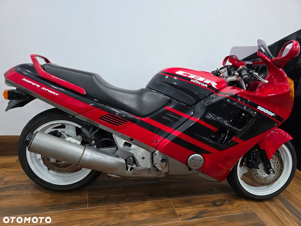 Honda CBR - 9
