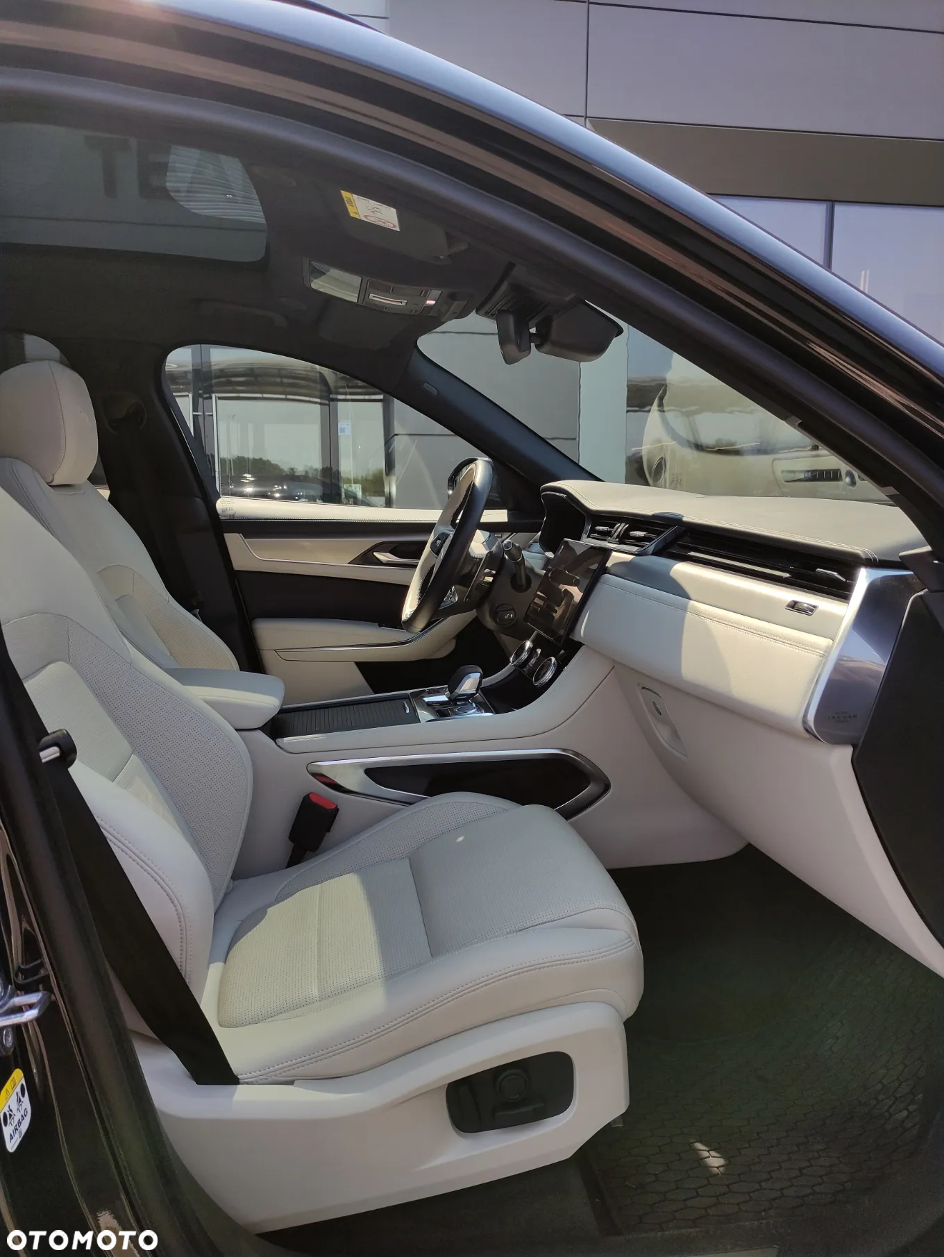 Jaguar F-Pace - 16