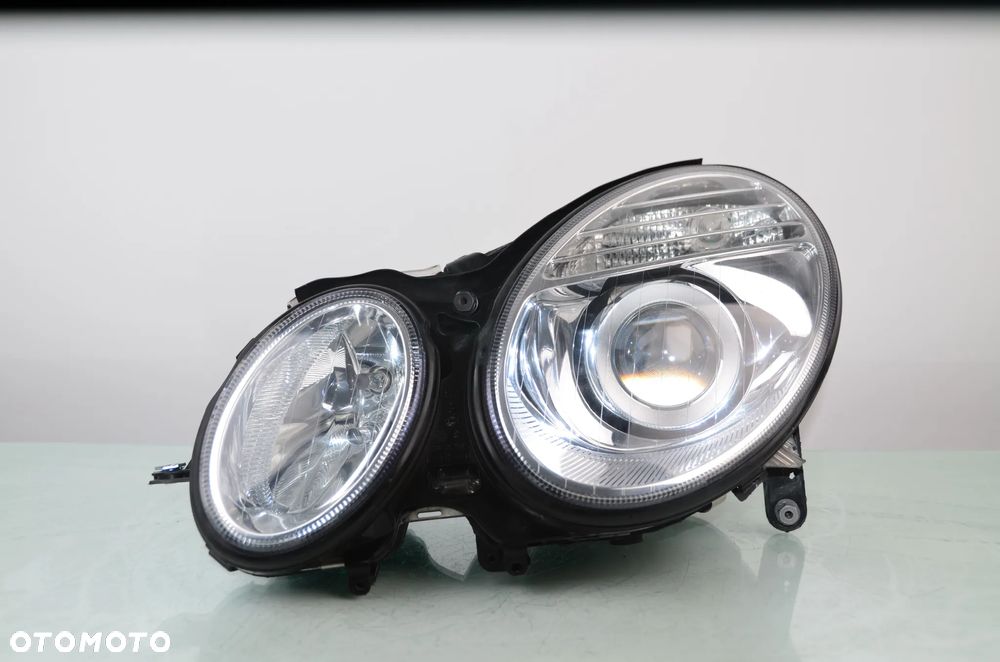 MERCEDES E-KLASA W211 LIFT XENON SKRĘTNY A2118205161 Lewy Przedni Oryginał - 2