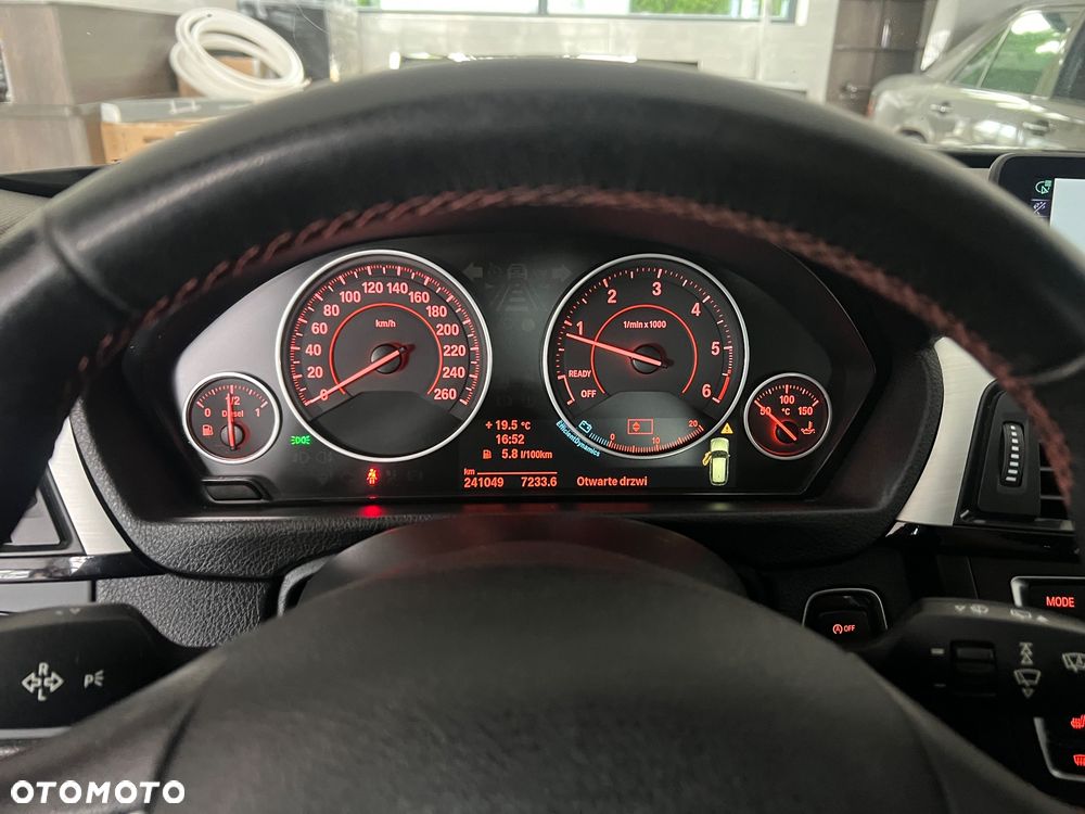 BMW Seria 3 320d Luxury Line - 30