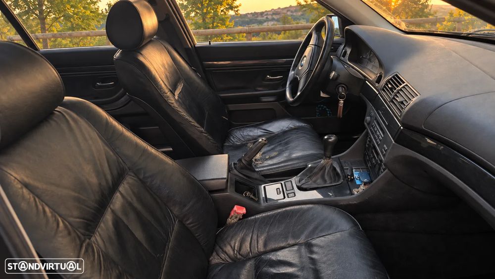 BMW 525 tds Touring - 8
