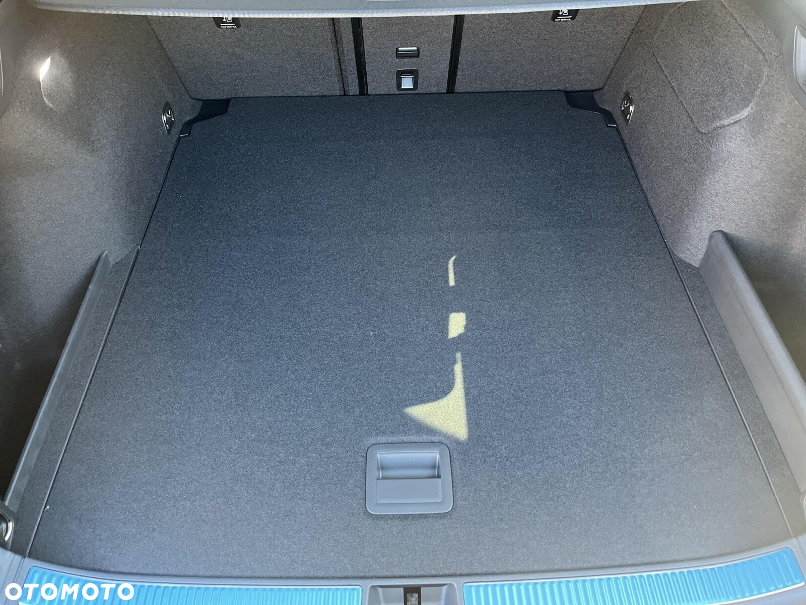 Volkswagen Passat 2.0 TDI SCR Elegance DSG - 14