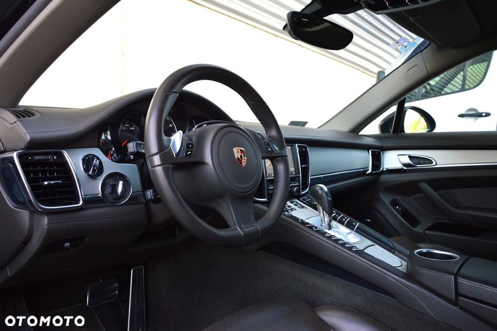 Porsche Panamera 4 - 12
