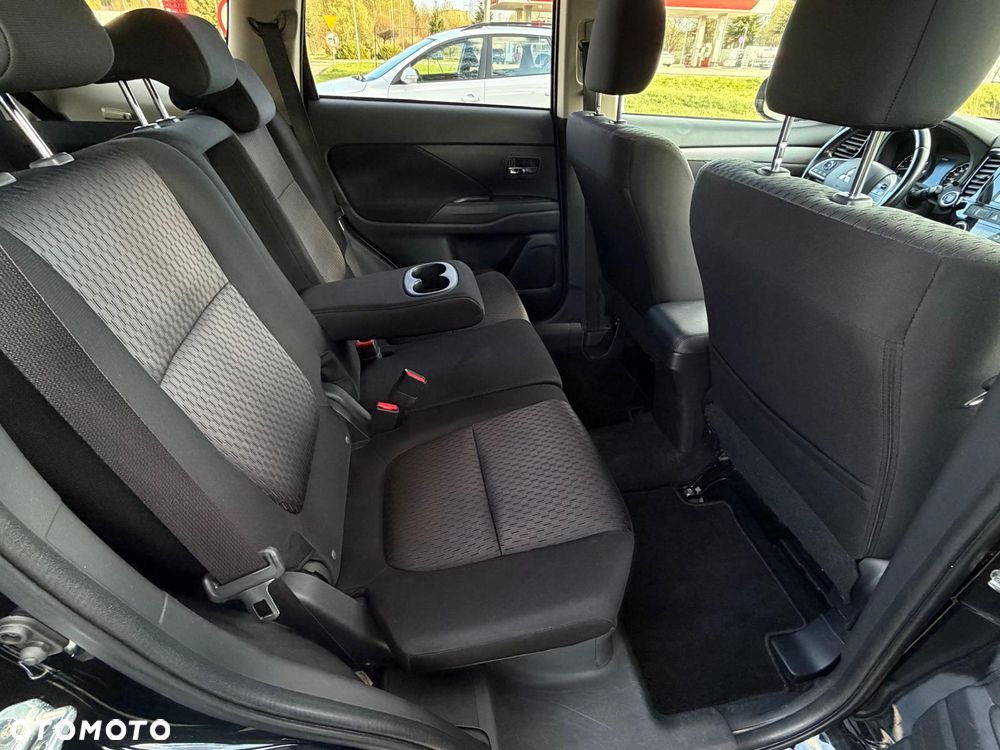 Mitsubishi Outlander 2.2 DI-D 4WD Top - 23