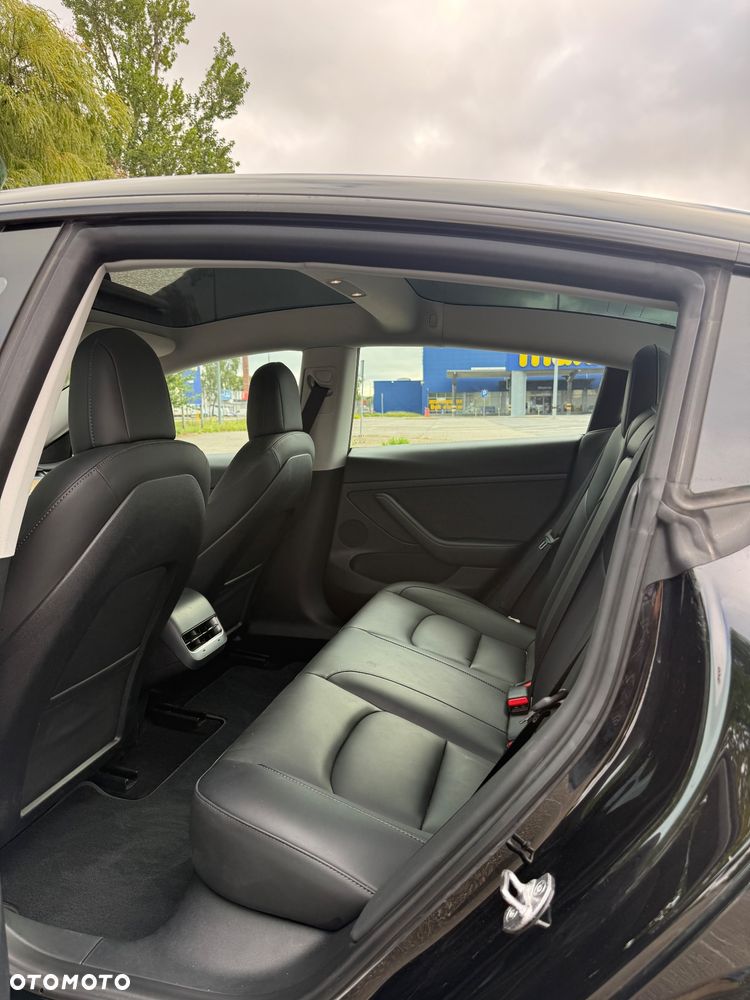 Tesla Model 3 AWD - 12