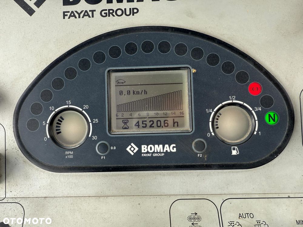 Bomag BF 300 C - 30
