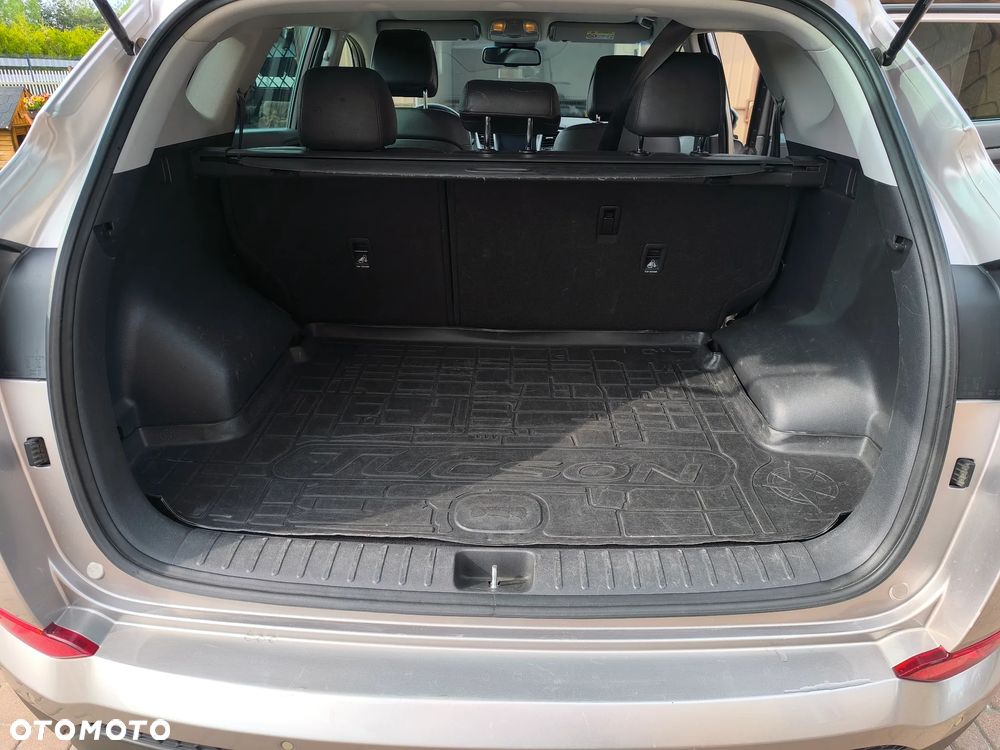Hyundai Tucson 1.7 CRDI BlueDrive Style 2WD - 12