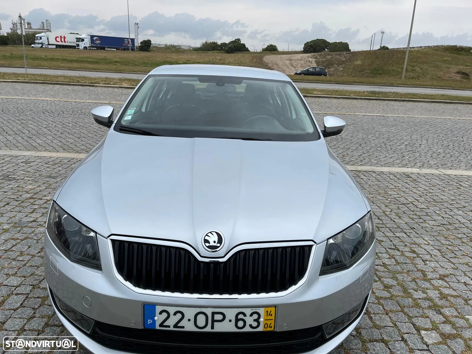 Skoda Octavia 2.0 TDI Elegance DSG - 2