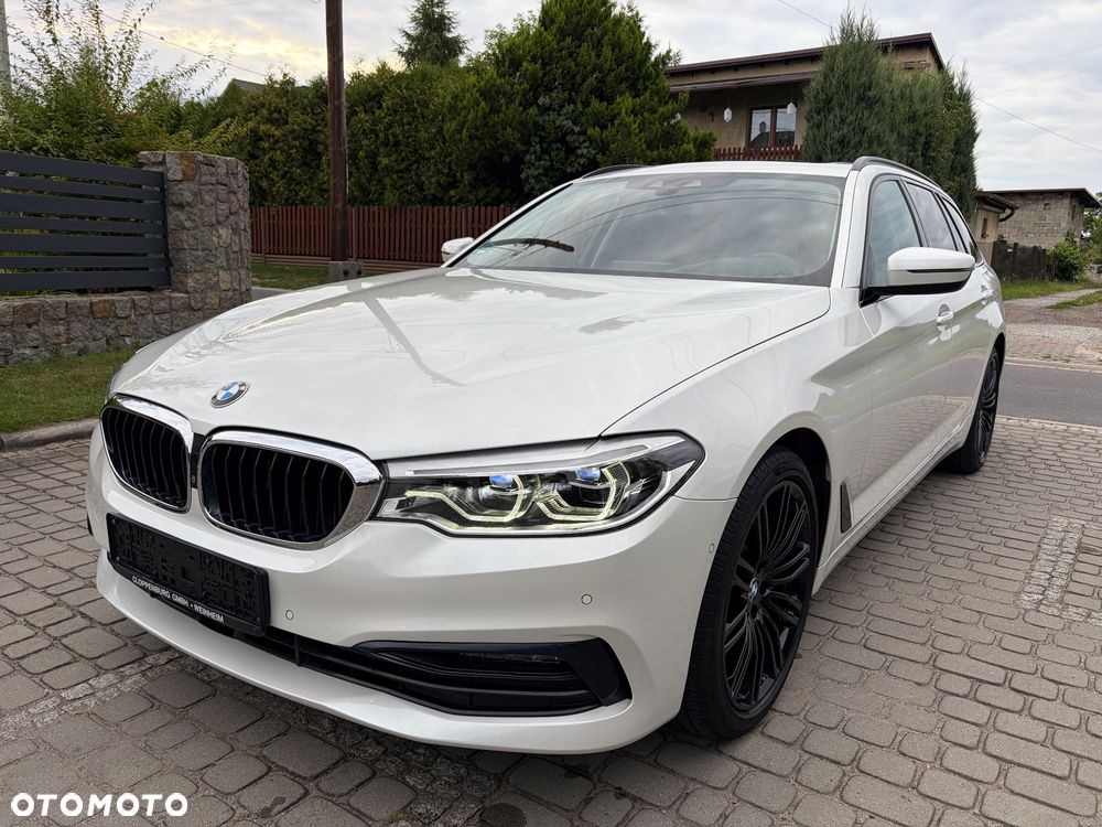 BMW Seria 5 525d Sport-Aut Luxury Line - 2