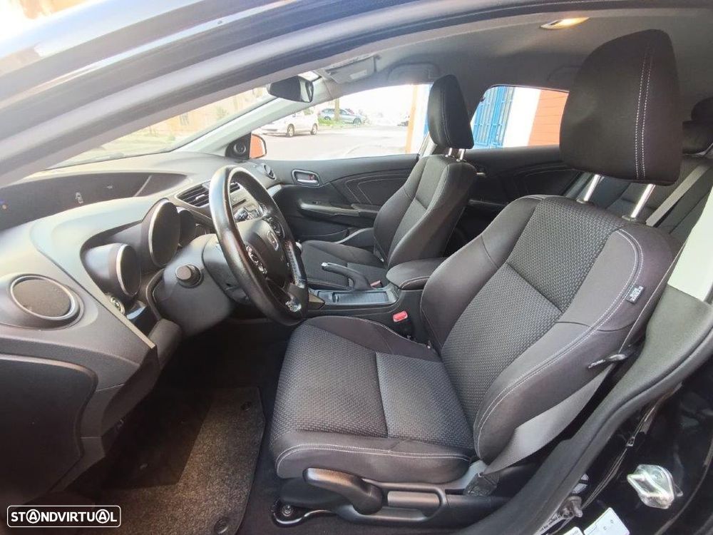 Honda Civic 1.4 i-VTEC Sport Black Edition - 13