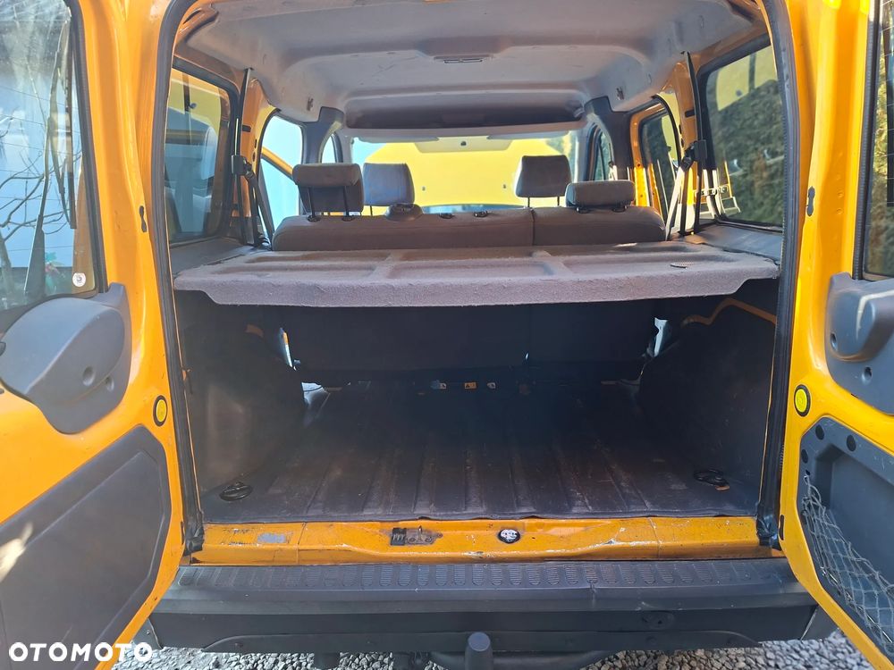 Ford Tourneo Connect - 11