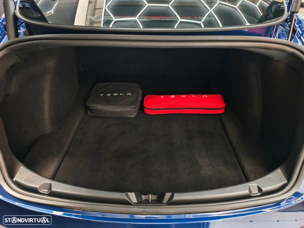 Tesla Model 3 - 16