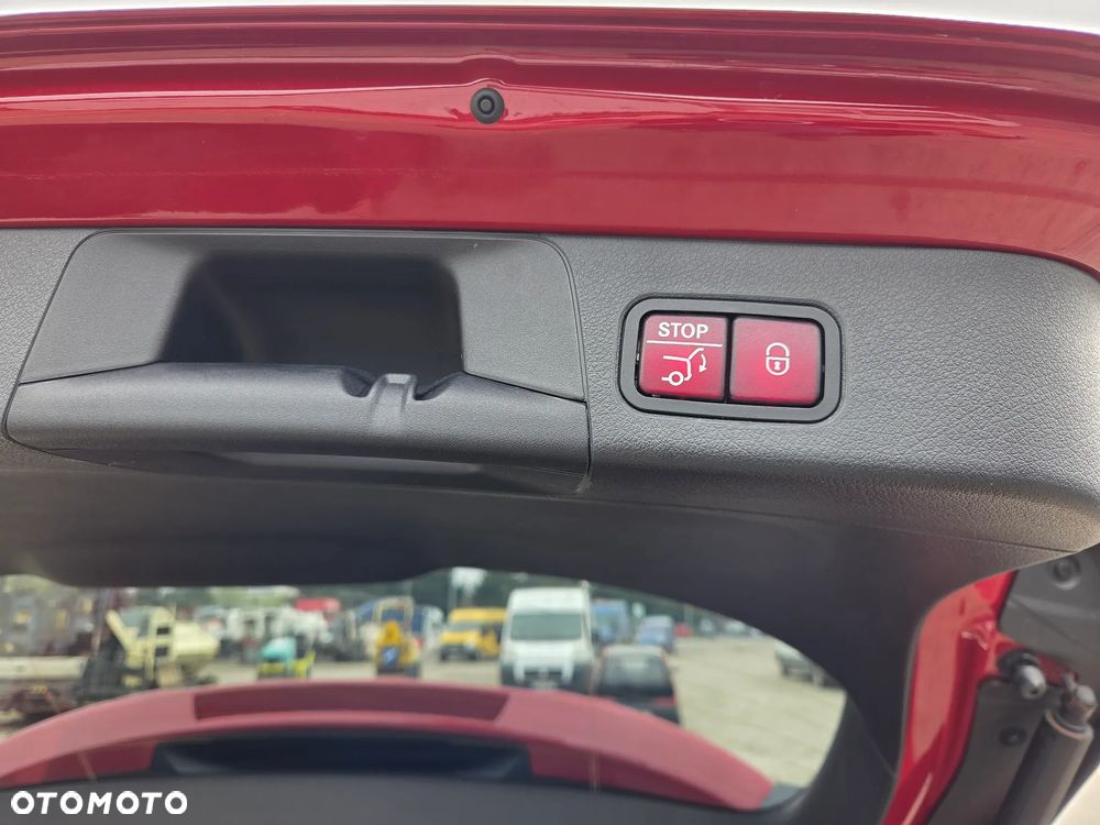 Mercedes-Benz Klasa B 220 4-Matic AMG Line 7G-DCT - 11