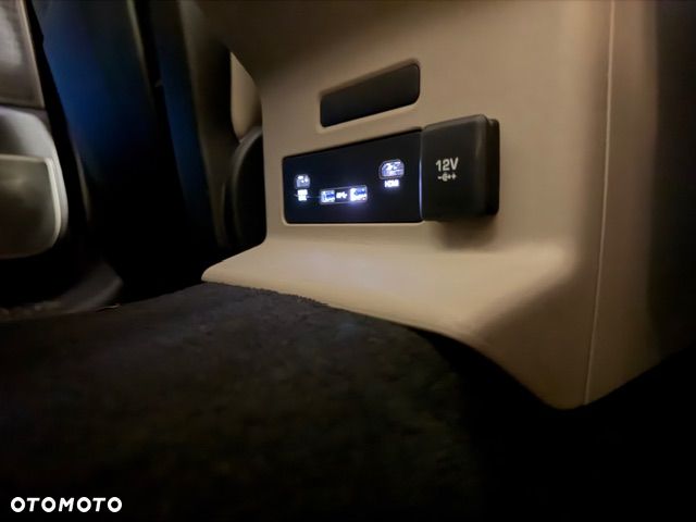 Land Rover Range Rover Velar 2.0 P250 R-Dynamic HSE - 24