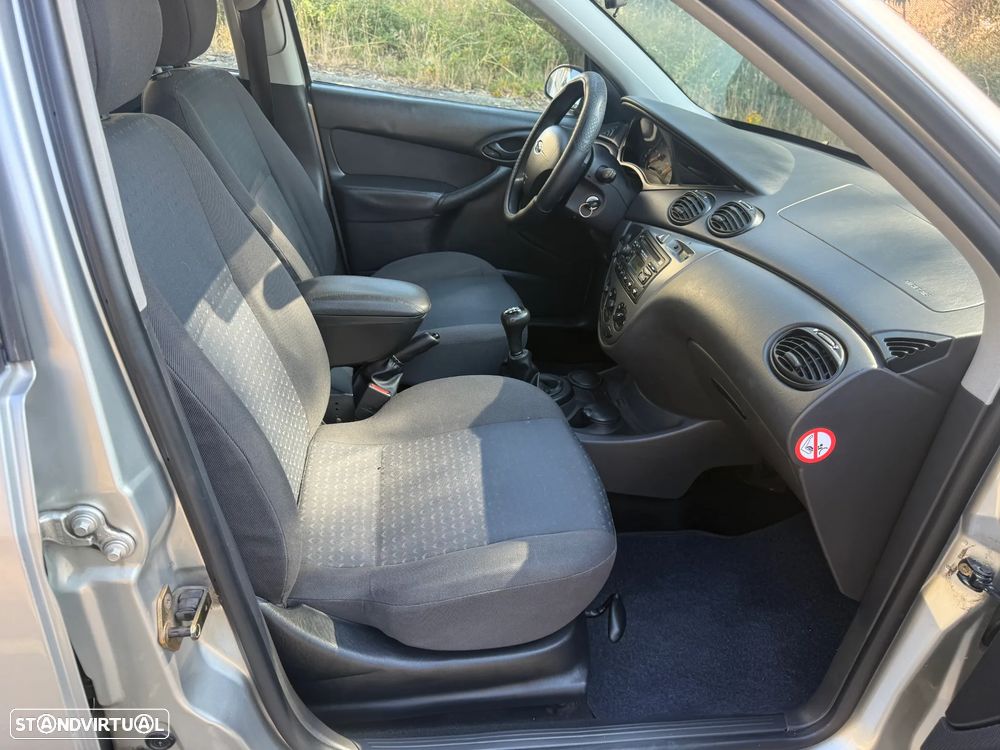 Ford Focus 1.4 Ambiente - 13