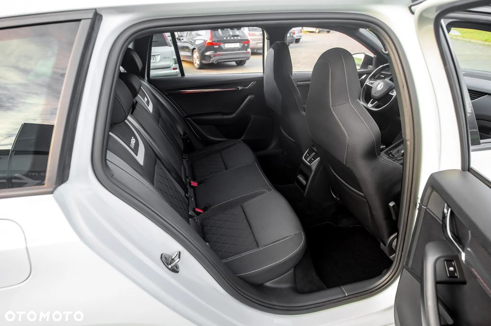 Skoda Octavia 2.0 TSI DSG RS 230 - 23