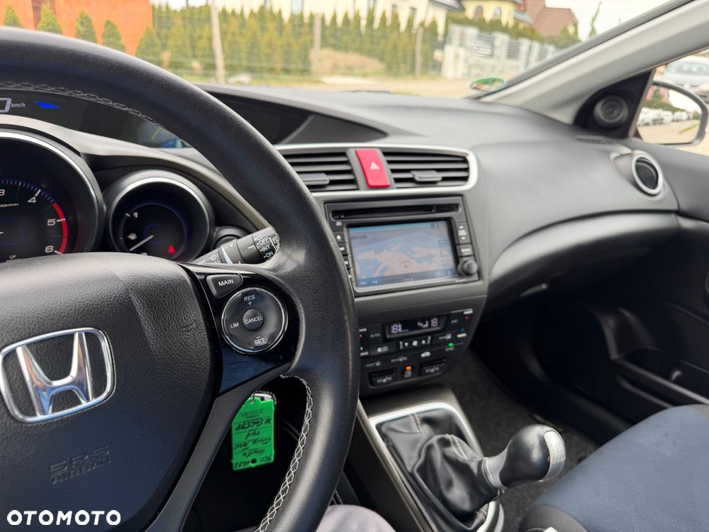 Honda Civic 1.6 i-DTEC Executive Black Edition - 25