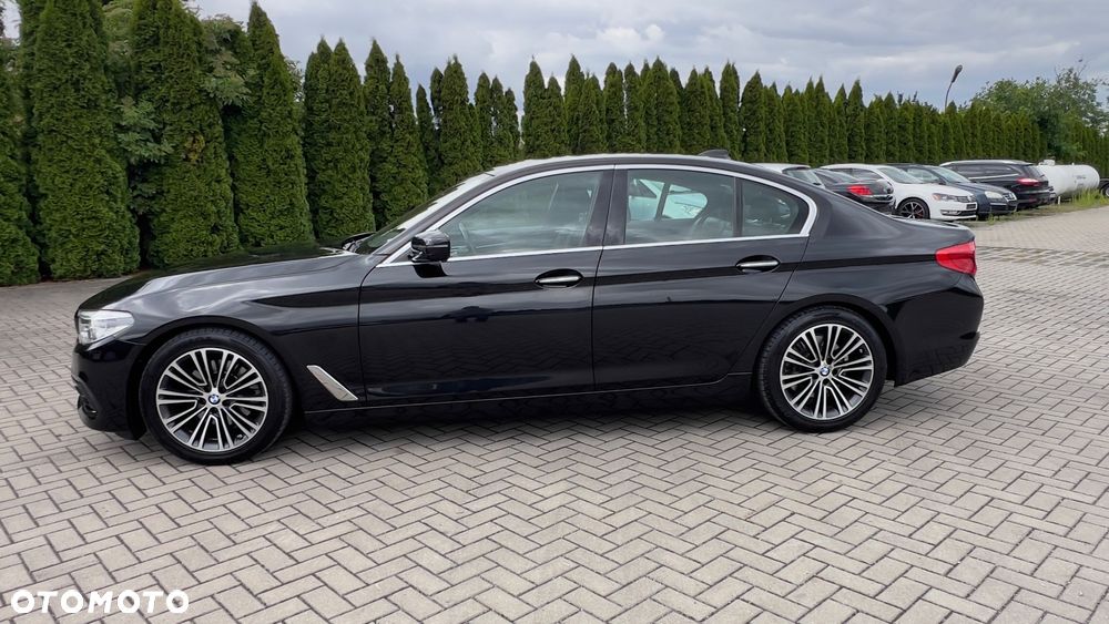 BMW Seria 5 520i Sport Line - 13