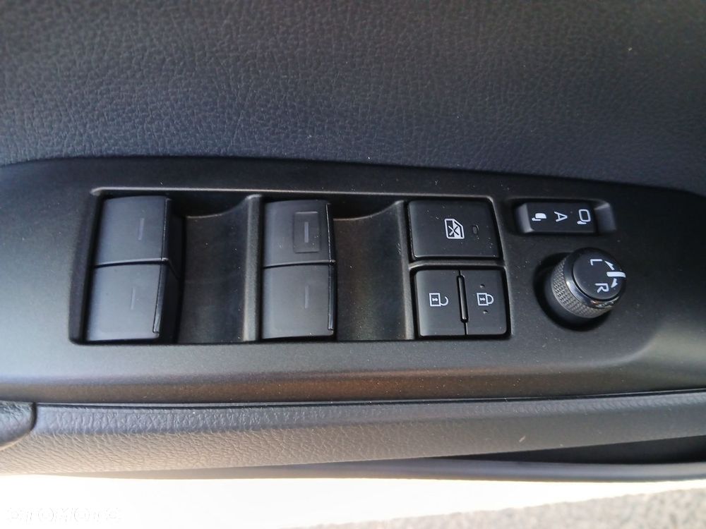 Toyota Camry 2.5 Hybrid Comfort CVT - 37