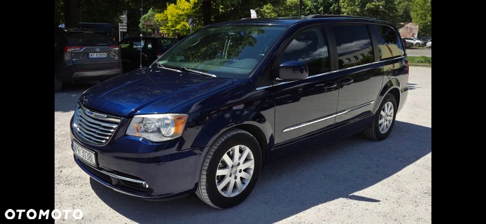 Chrysler Town & Country - 1
