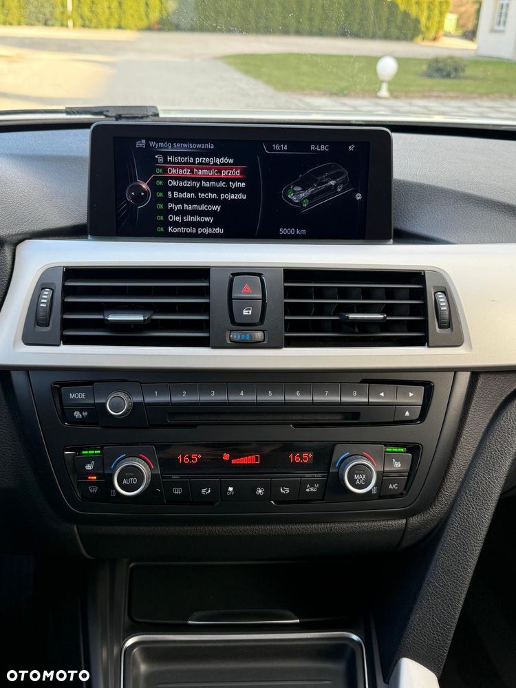 BMW Seria 3 318d Sport Line - 32