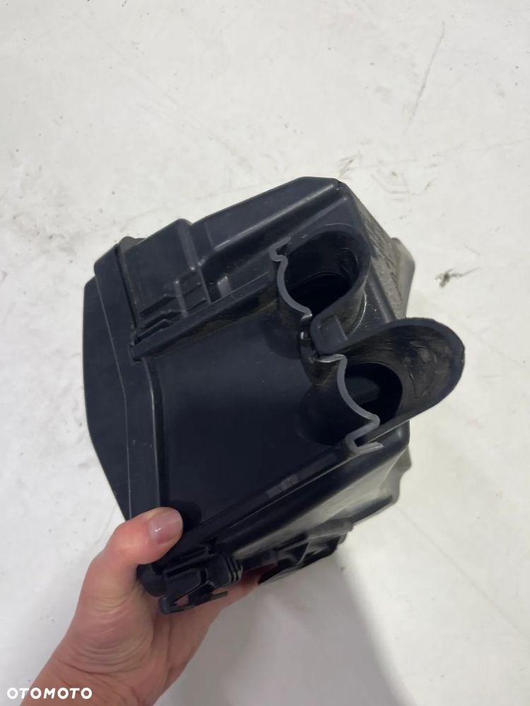 OBUDOWA SKRZYNKI BEZPIECZNIKÓW DACIA LOGAN 243809584R - 2