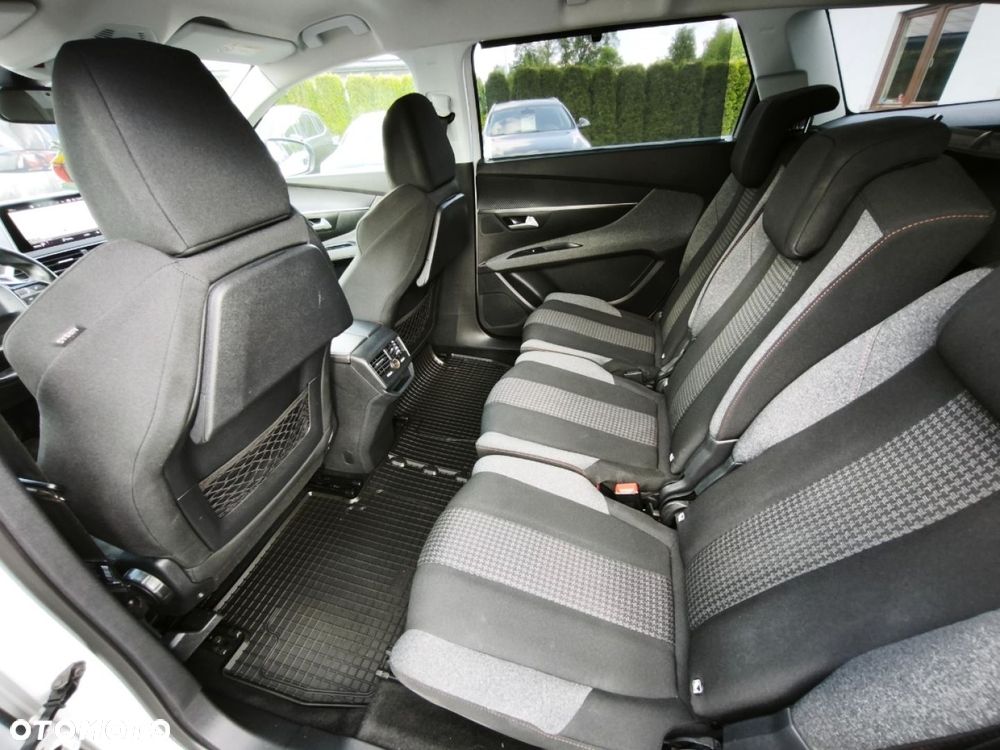 Peugeot 5008 - 16