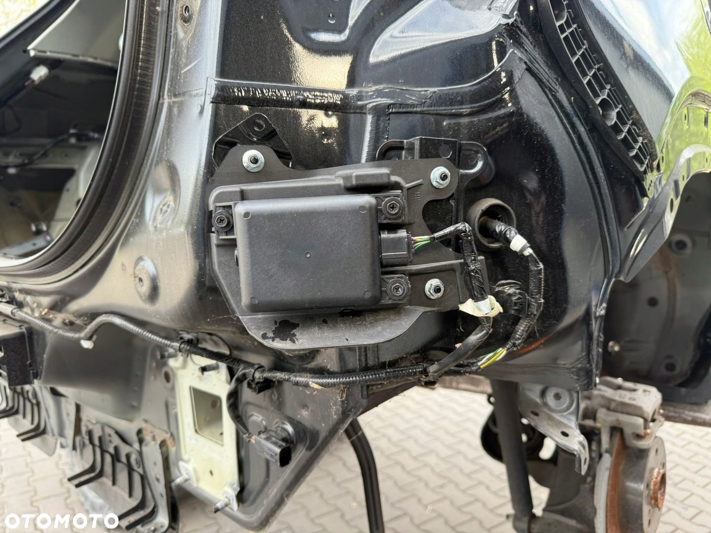 SUZUKI S-CROSS RADAR CZUJNIK MARTWEGO POLA 3F500-63T01  MOCOWANIE KOSTKA - 2