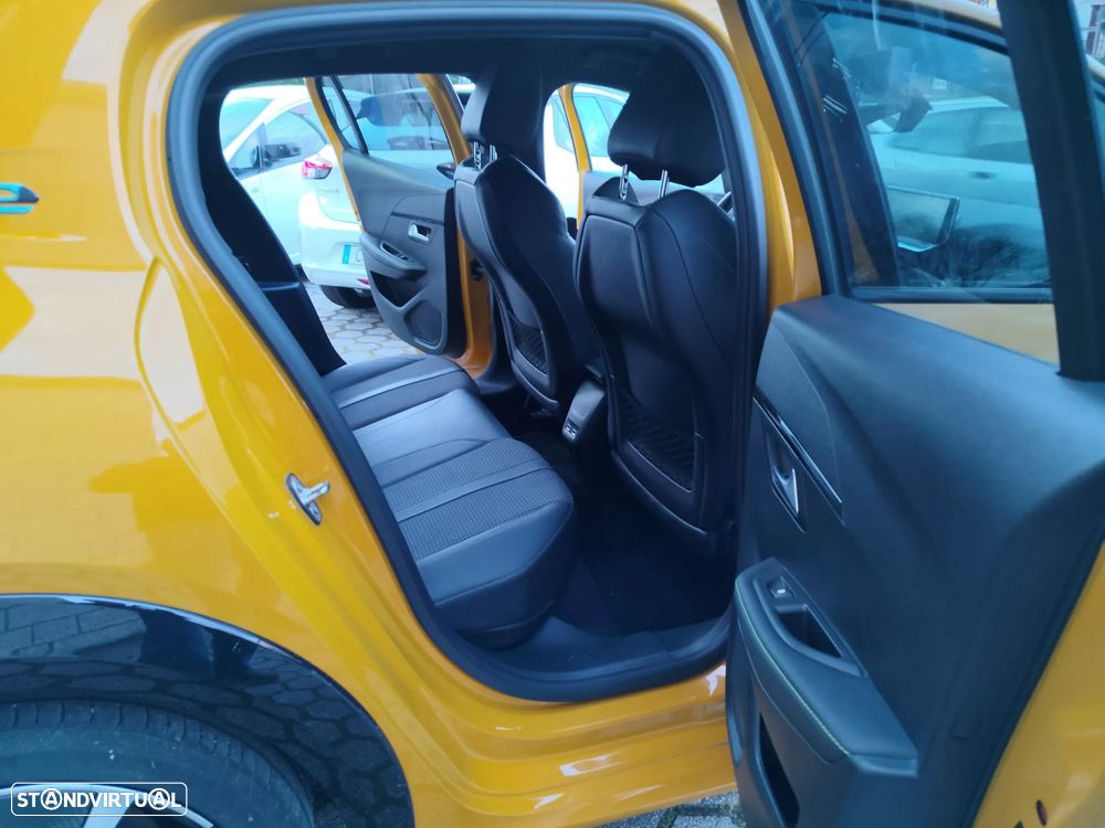 Peugeot e-208 GT - 9