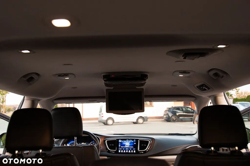 Chrysler Pacifica - 27