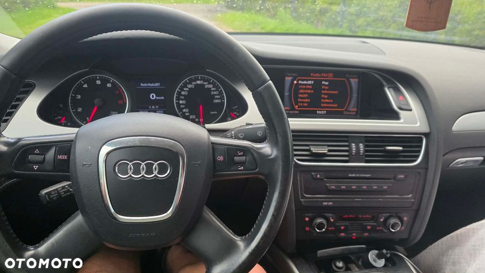 Audi A4 Limousine - 4
