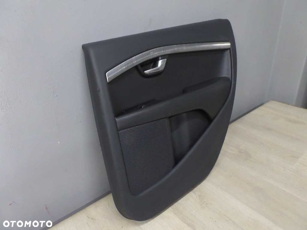 VOLVO S80 II V70 06-13 TAPICERKA BOCZEK DRZWI SKORA TYL PRAWY 8686855 1917994 - 2