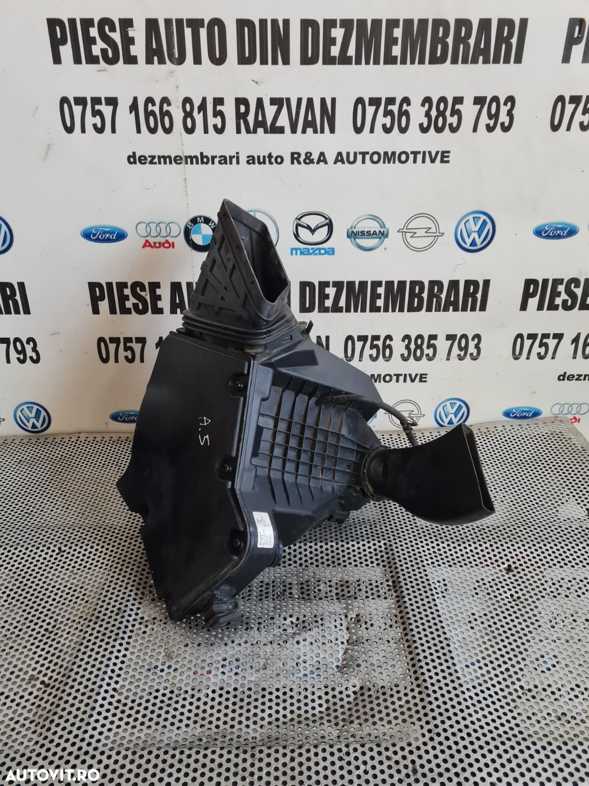 Carcasa Filtru Aer Audi Q5 A4 B8 A5 2.7 Tdi 3.0 Tdi Cod 8KB An 2009-2010-2011-2012-2013-2014-2015 D - 1