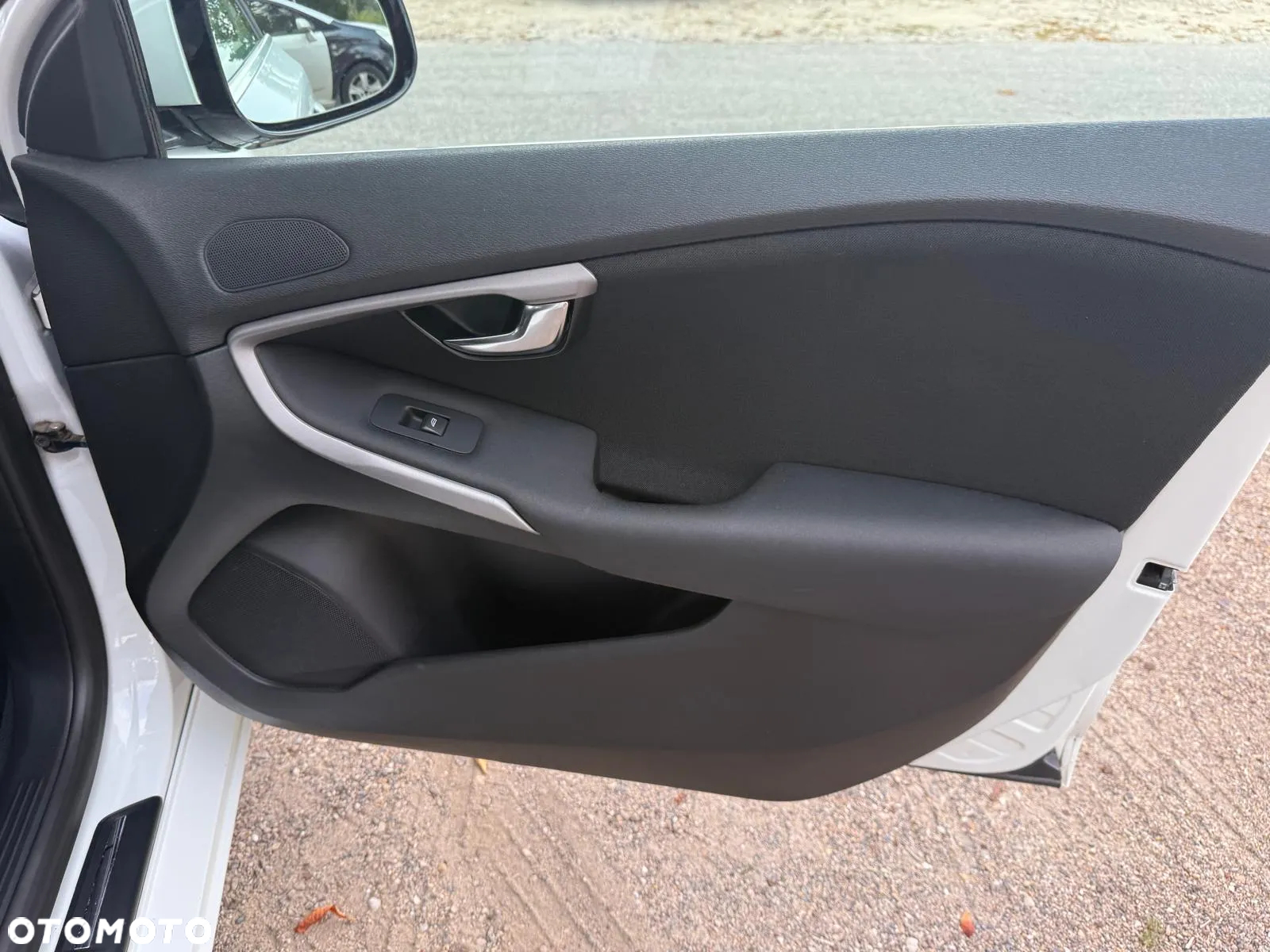 Volvo V40 D3 Drive-E Momentum - 24