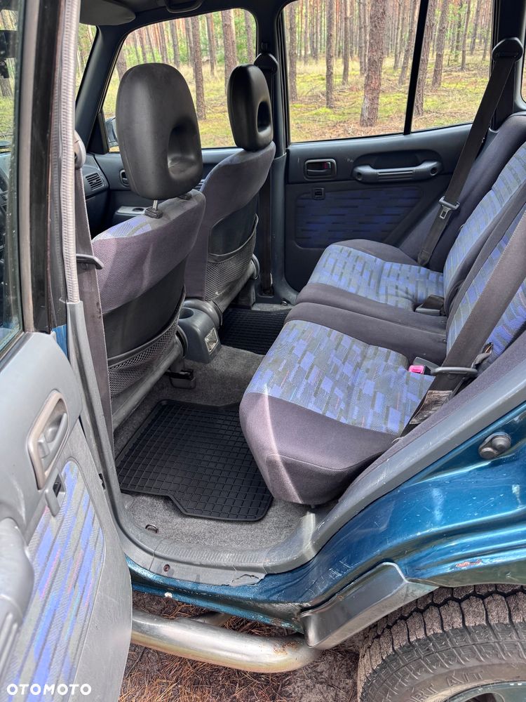 Toyota RAV4 2.0 - 10